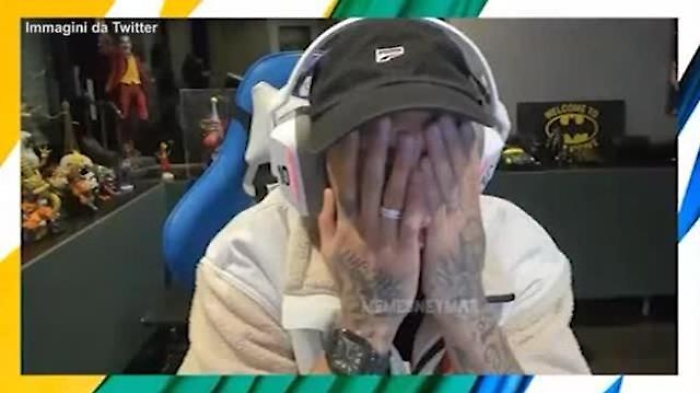 neymar_perde_un_milione_al_casino_online_il_pianto_in_diretta_streaming_____richiesta227559_640_ori_crop_master__0x0_640x360