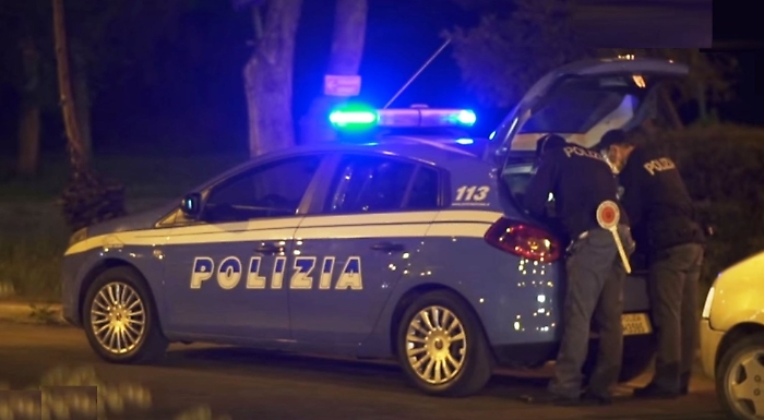 volante della polizia a Caltanissetta