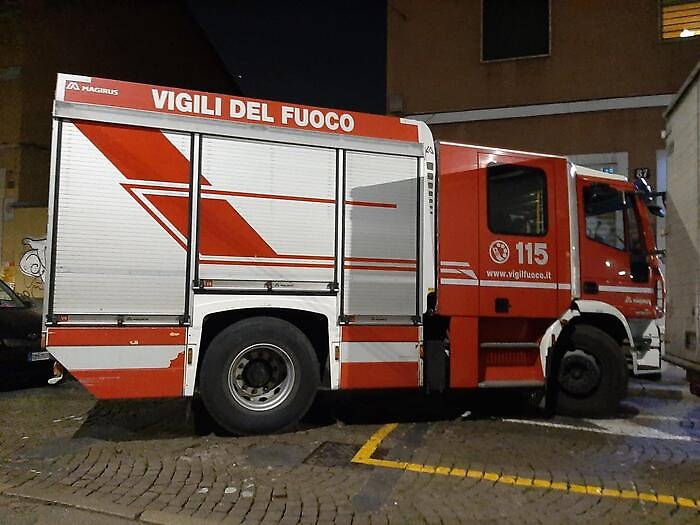 Vigili del fuoco di notte