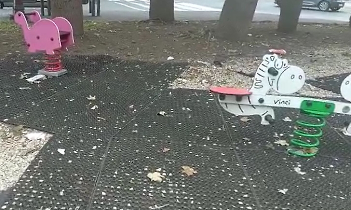 catania, parco giochi quartiere cappuccini degrado