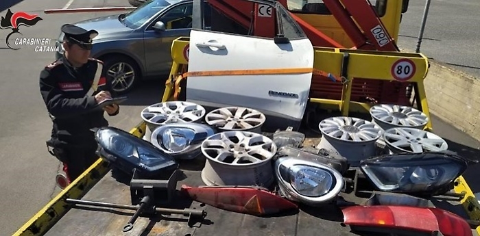 Pezzi di ricambio auto sequestrati a Zia Lisa