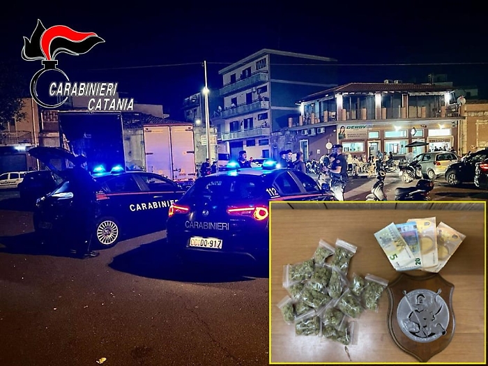 Giovane arrestato dai carabinieri a Picanello per droga e pistola in casa