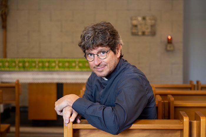 Tv2000, Michele La Ginestra in "Canonico"