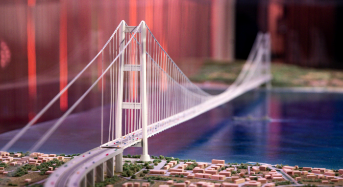 Plastico Ponte sullo Stretto