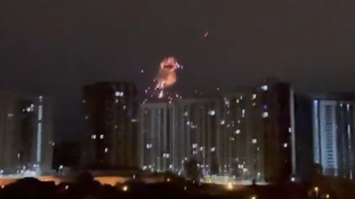 contraerea_in_azione_questa_notte_a_kiev_640_ori_crop_master__0x0_640x360