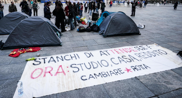 caro affitti: protesta studenti