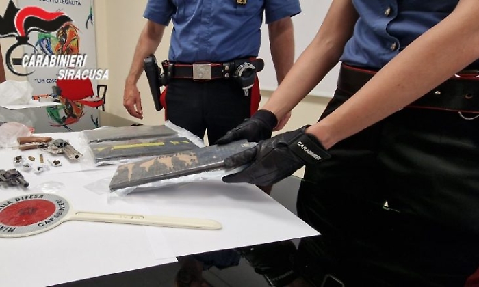 Investigativo-stpefacenti-e-armi-1-730x438