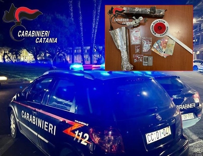 Carabinieri piazza Dante