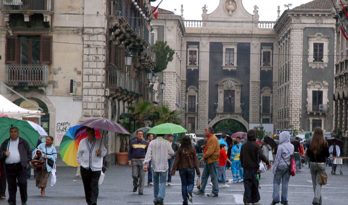 turisti pioggia a Catania