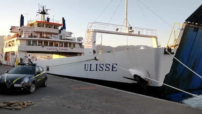 Traghetto Ulisse Caronte & Tourist