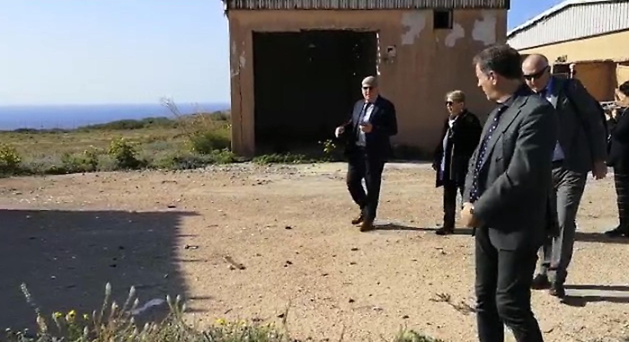 Migranti: sopralluogo Valenti in ex base militare a Lampedusa