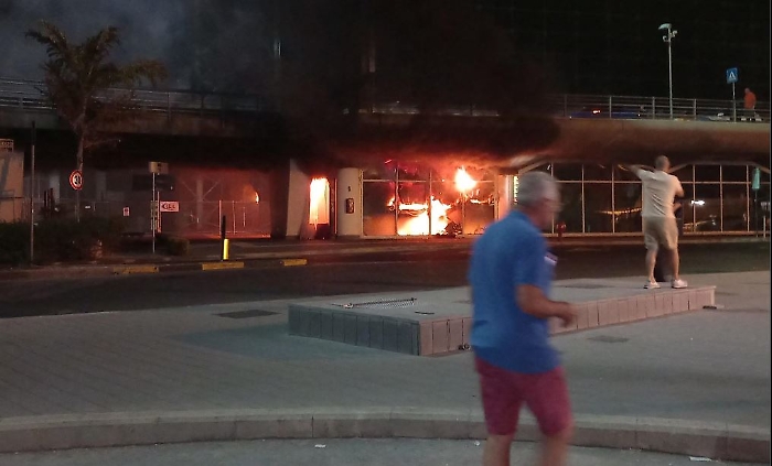 incendio aeroporto catania