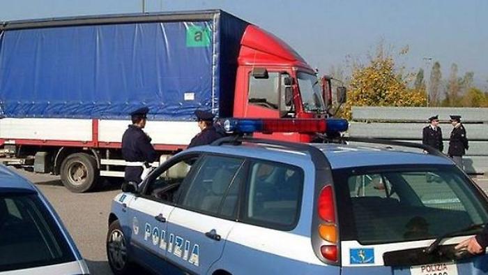 polizia-camion-2