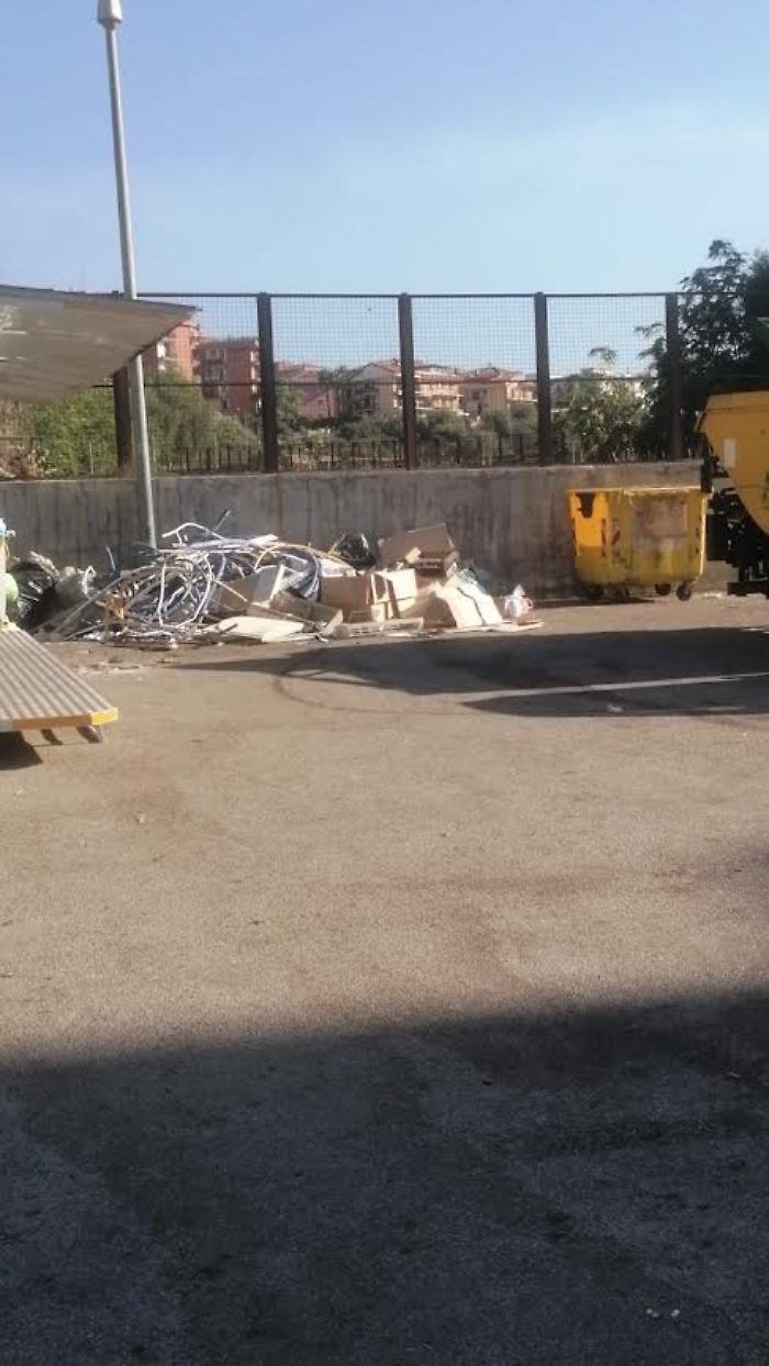 area raccolta rifiuti Canalicchio