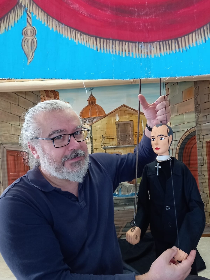 Palermo il puparo Angelo Sicilia