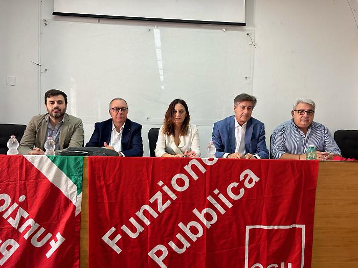 Assemblea a Catania della Funzione pubblica della Cgil