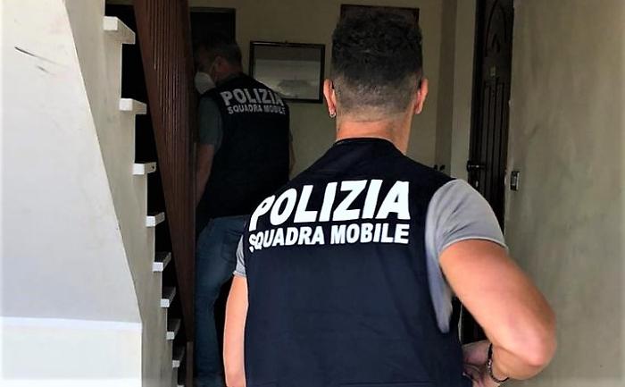 Un arresto a Gela per detenzione illegale di armi