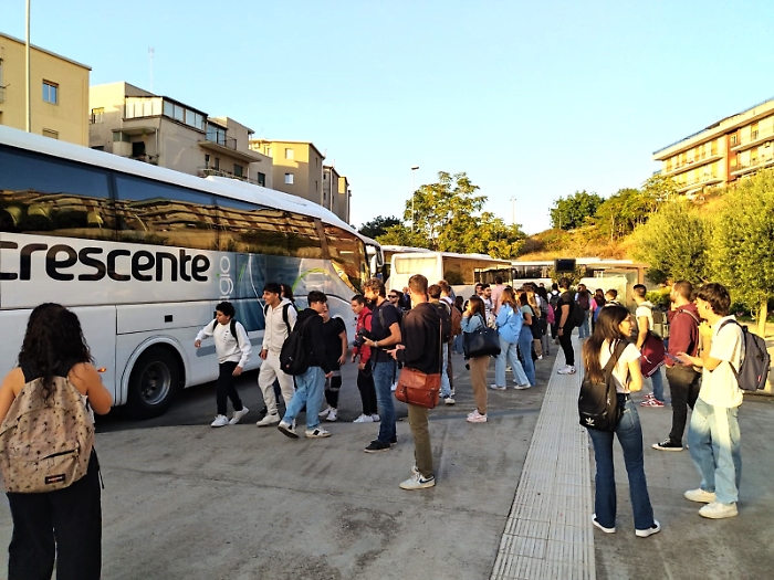 Navetta-Milo-SSofia-studenti