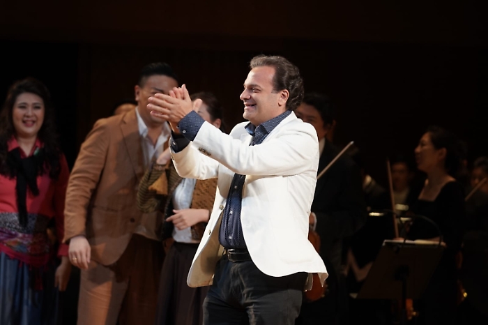 Il maestro Enrico Castiglione