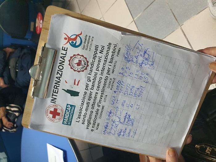 FOTO FOGLIO RACCOLTA FONDI