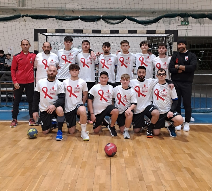 La formazione dell'Andimoda Ragusa prima di scendere in campo domenica scorsa