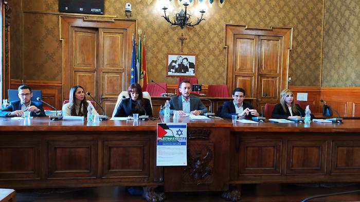 L'incontro tenutosi a palazzo dell'Aquila