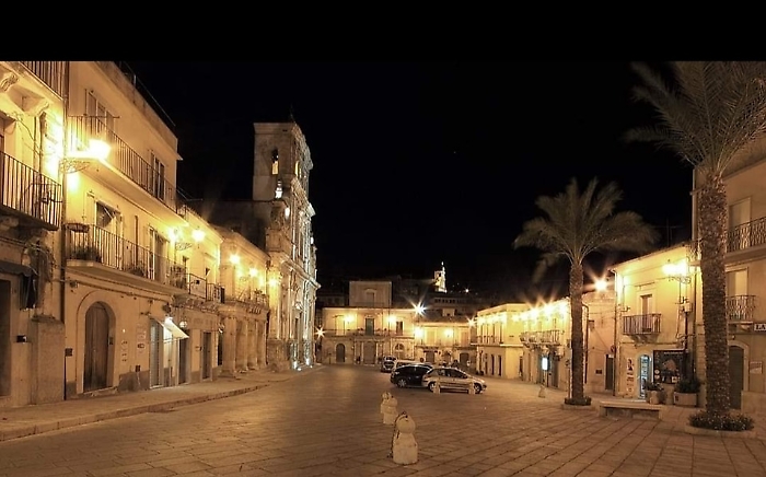 Piazza Duomo Chiaramonte Gulfi