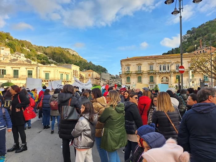 Protesta Sant'Elena mamme