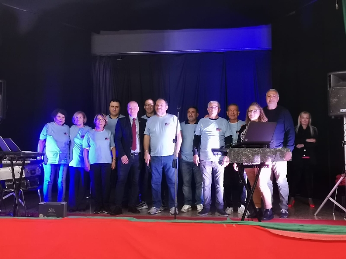 i componenti dell'associazione I Figli del Venerd&igrave; Santo, il sindaco di Collegno e l'assessore di Grugliasco