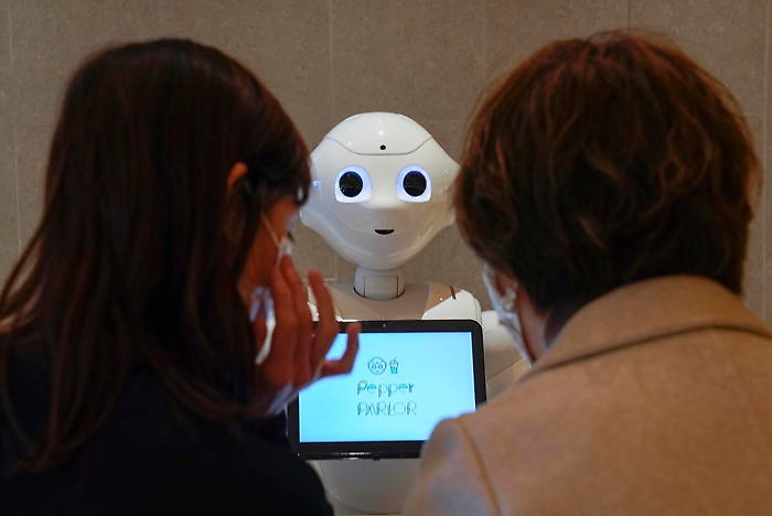 Japan increases use of robots amid coronavirus pandemic