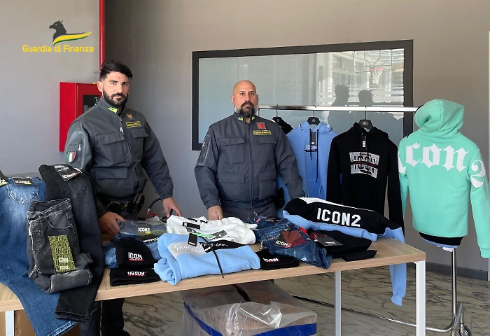 11122023_091837_foto-contraffazioni