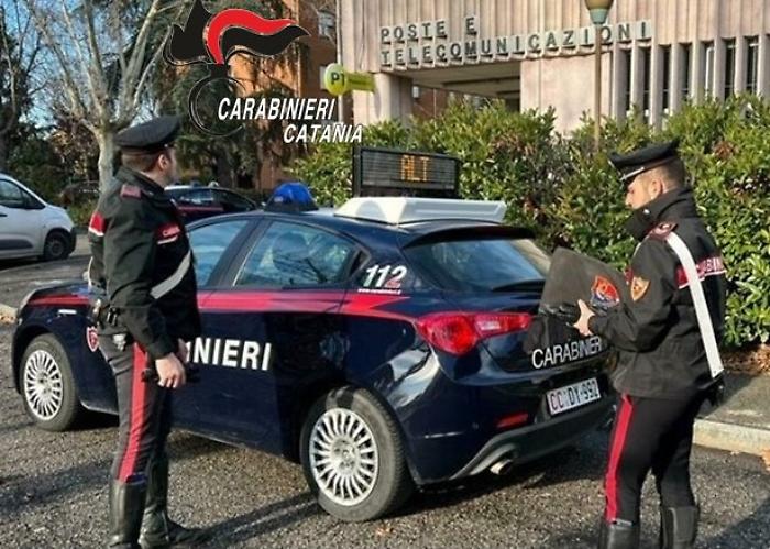 Dipendente delle Poste denunciata per truffa nel Catanese