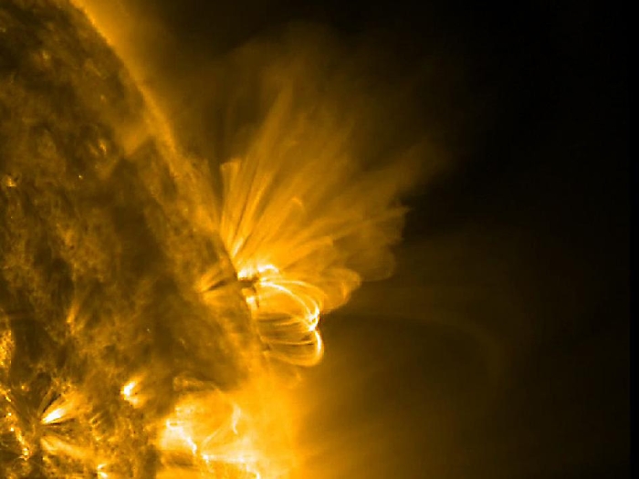 >>>ANSA/TEMPESTA SOLARE NON COLPIR&Agrave; OVUNQUE, ITALIA RISCHI LIMITATI