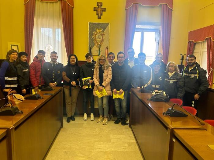 I nuovi Vat della polizia locale di Comiso col sindaco Schembari, l'assessore Di Trapani, il comandante Giardina e l'ispettore Cassibba
