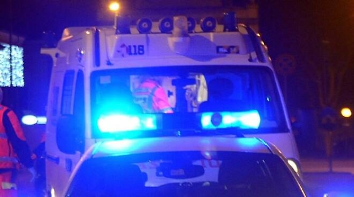 ambulanza-notte-150918.660x368