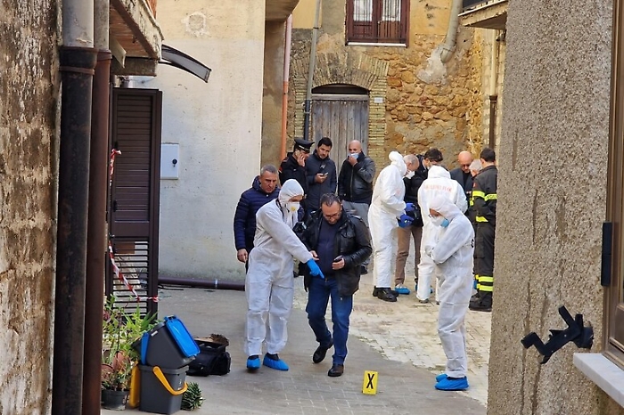 2aebe2b5f0d1f649cc29eda957e125d5