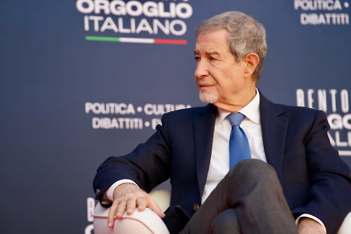 411119929_912667843556834_8869951210363564410_n (1)