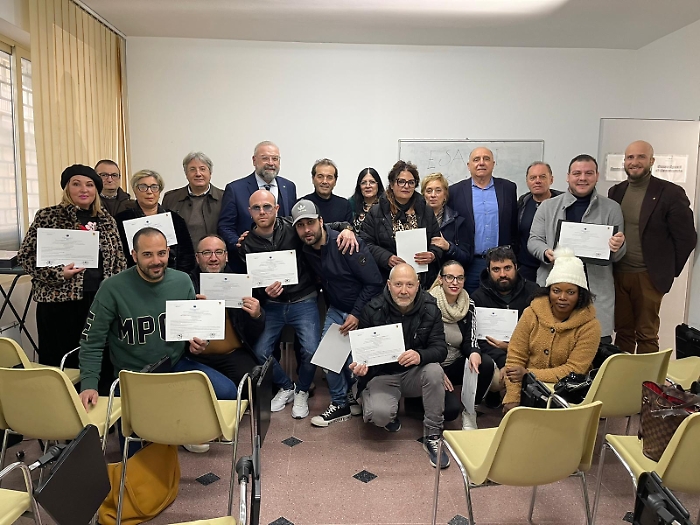 La consegna degli attestati Sab