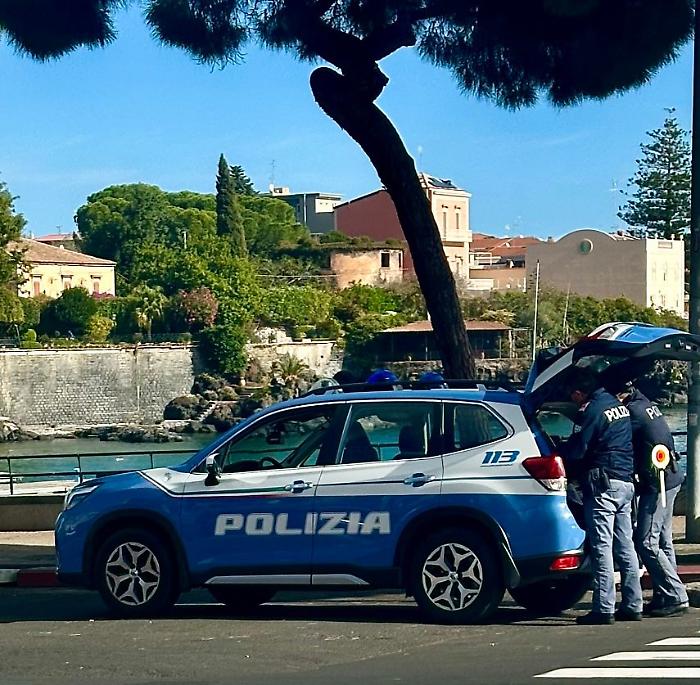 PARCHEGGIATORI-ABUSIVI-SANZIONATI-DALLA-POLIZIA-DI-STATO