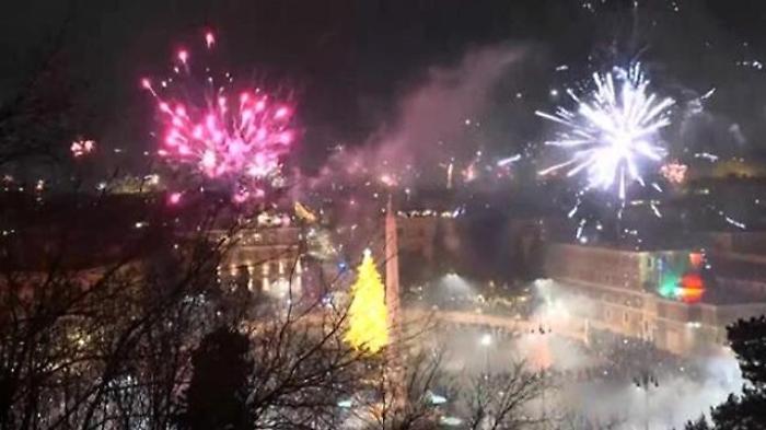 capodanno_a_roma_il_2024_celebrato_con_spettacolari_fuochi_dartificio250189_640_ori_crop_master__0x0_640x360