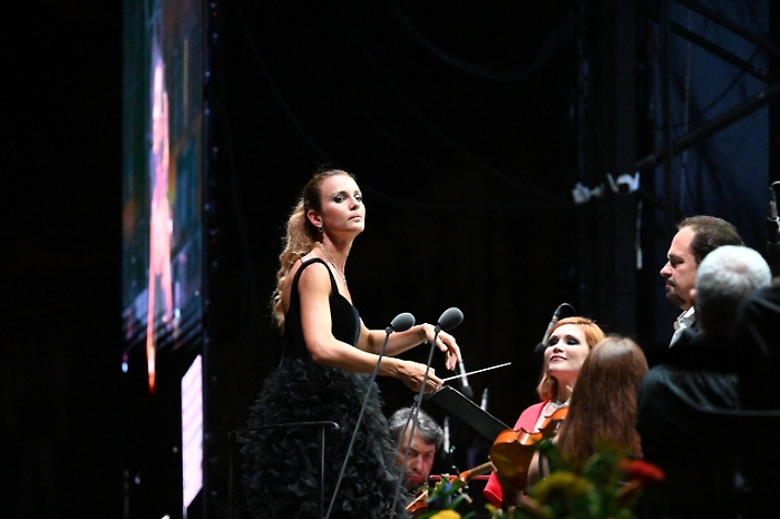 ++ Beatrice Venezi suona Inno a Roma, 'Non accetto censure' ++