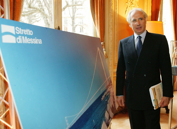 Ad Societ&agrave; Ponte Stretto, Ciucci