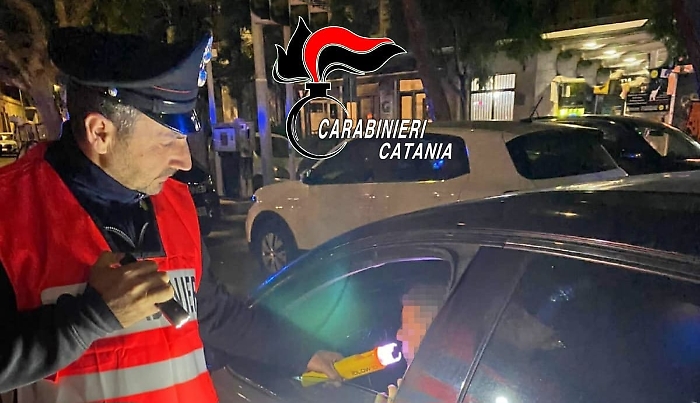 Controlli dei carabinieri a Catania