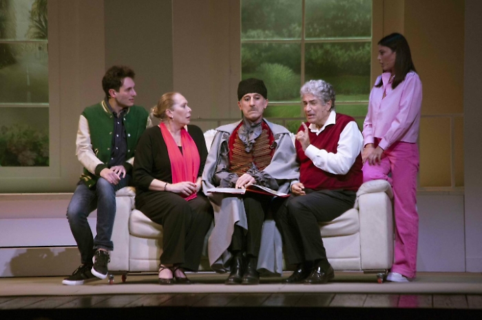 Il padre della sposa giovedì sera a Ragusa