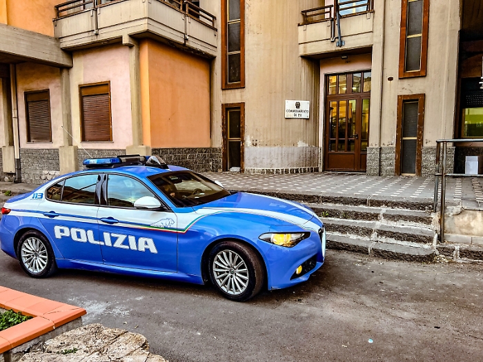 RUBA-NEGLI-SPOGLIATORI-DI-UNA-PALESTRA-25ENNE-DENUNCIATO-DALLA-POLIZIA-DI-STATO