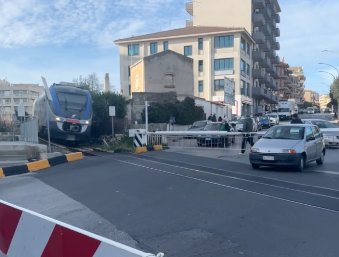 Via Paestum ferrovia