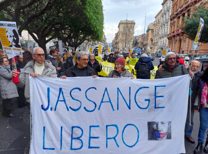 assange-catania