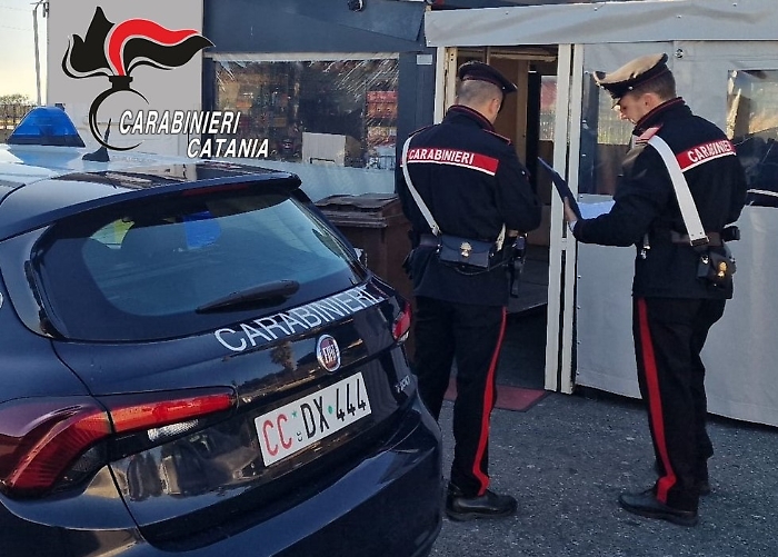 Controlli carabinieri in un chiosco a San Giorgio: multa e chiusura
