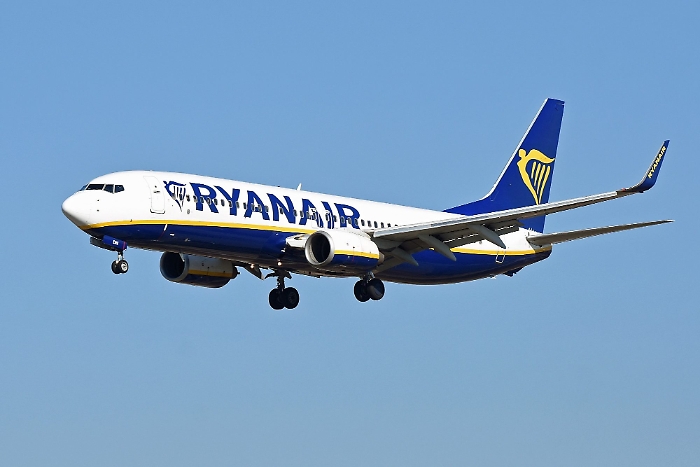volo in ritardo ryanair perugia catania