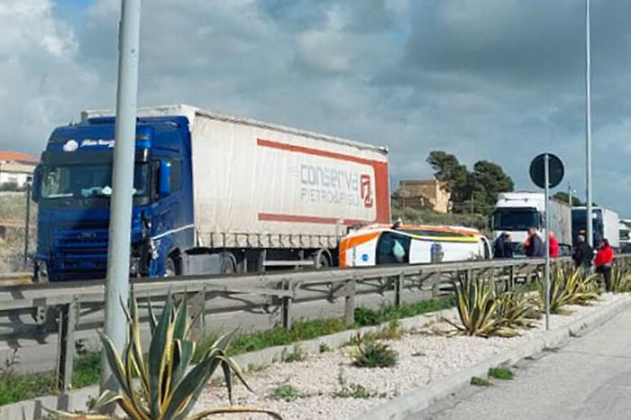 1ee997e84286ee891789909a5a1d4ce3